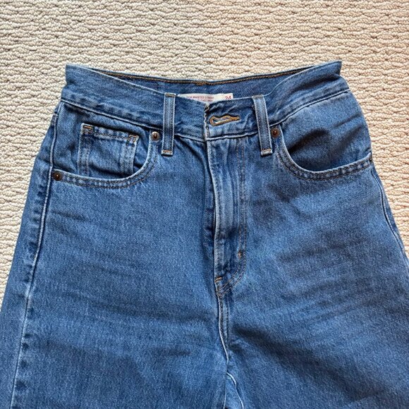 High Waisted Straight Leg Levis Jeans - Picture 3 of 4